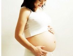 女性孕期肚皮白斑是不是白癜风